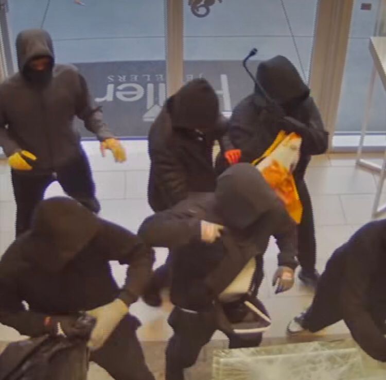 Wezi Wavamia Duka la Vito, Waiba Bidhaa za Dola Milioni Moja