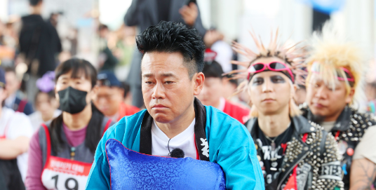 Shindano Kukaa Kimya Dakika 90 Bila Kufanya Chochote, Uzuni Haurusiwi