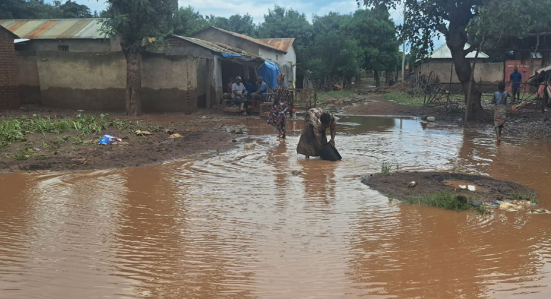 Momba, Mafuriko Yasababisha Kaya 400 Kukosa Nyumba