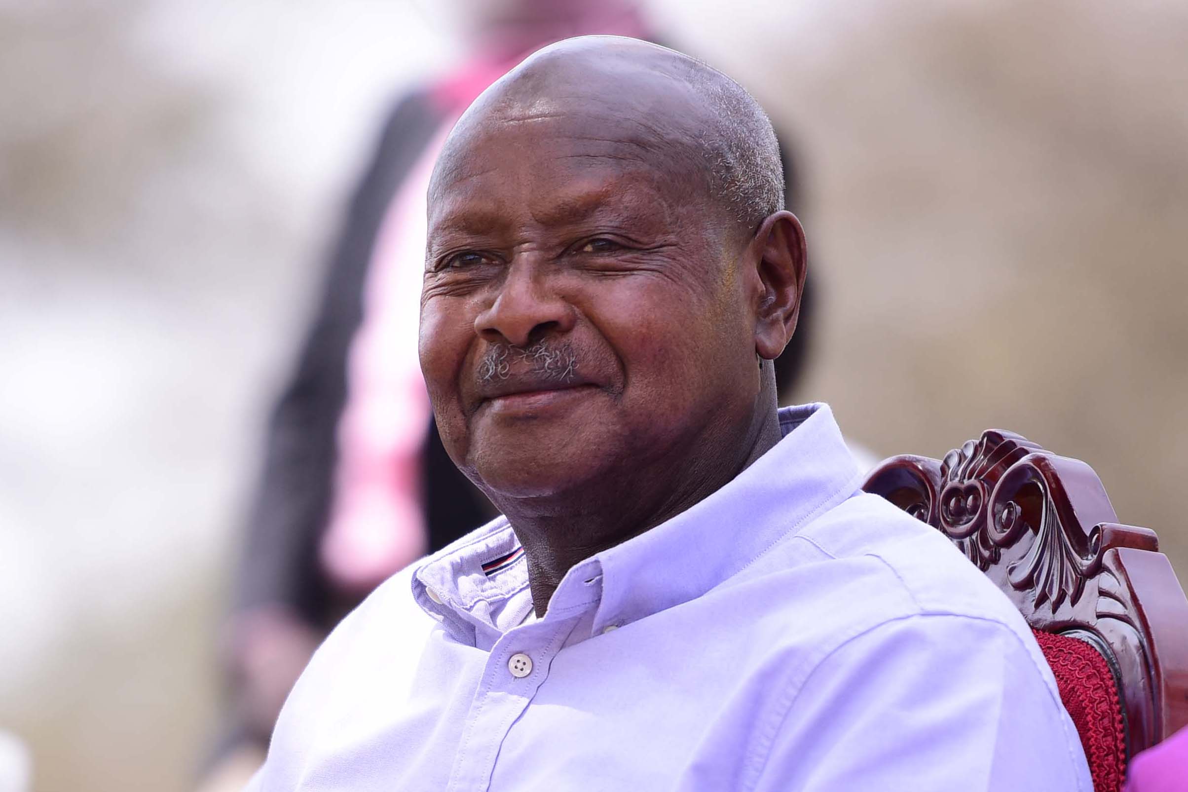 Tatizo la Afrika Viongozi Ving’ang’anizi, Museveni