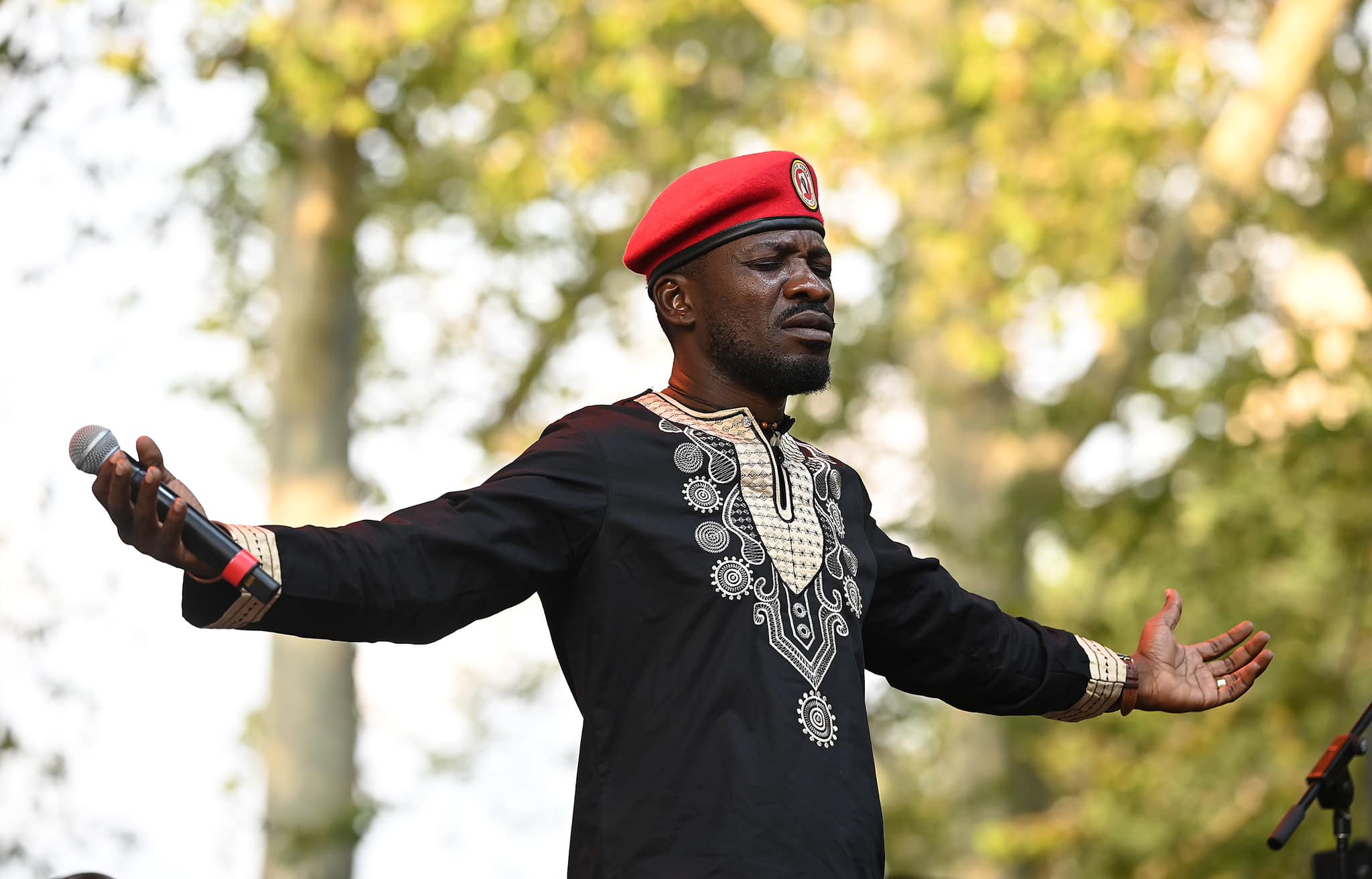 Bobi Wine Aibuka na Shutuma Nzito, Mawakala Kufukuzwa Vituoni